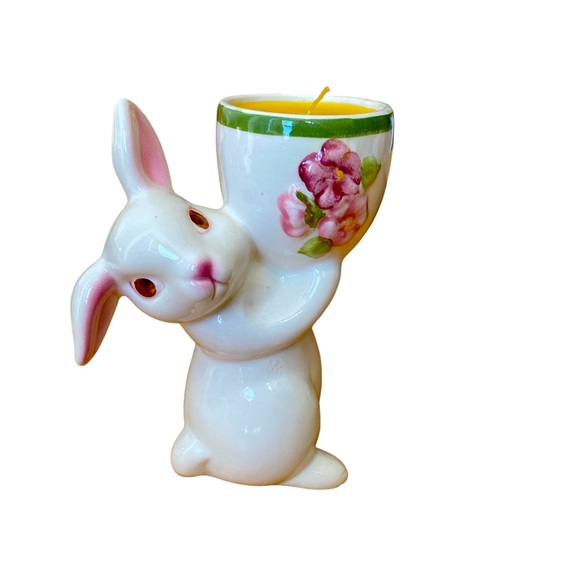 Vintage hand painted Avon bunny with candle - Picture 1 of 8